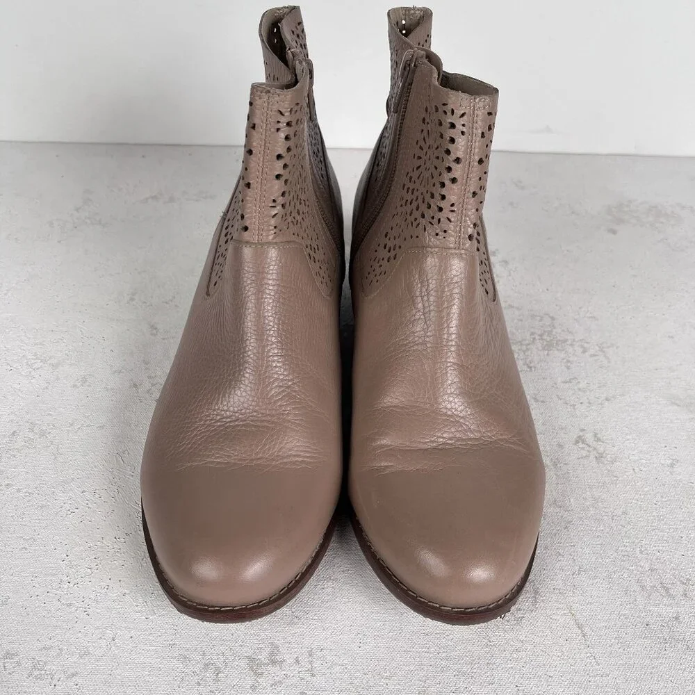 Vionic Luciana Perforated Dreamcatcher Chunky Ankle Heel Womens 10‎